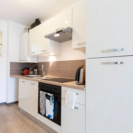 Renting Chez Claude - 2 Chbre 2 Sdb 4pers Terrasse Piscine Parking 公寓